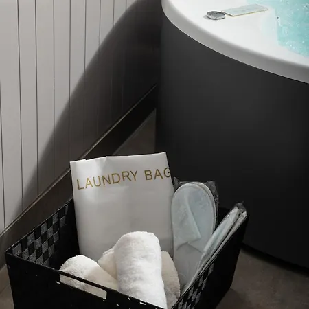 Elia Palatino (adults Only)