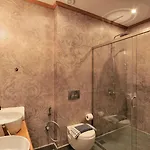 Elia Palatino (adults Only)