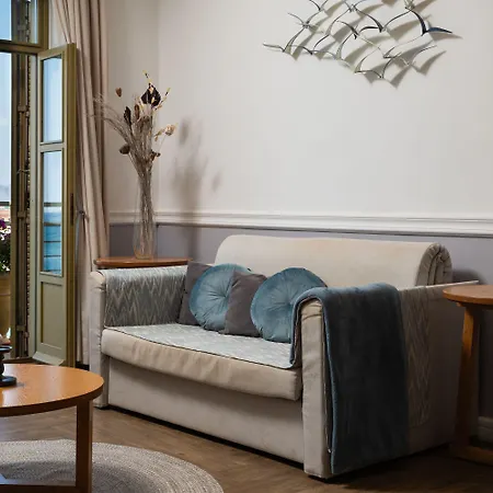 Elia Palatino (adults Only) חאניה